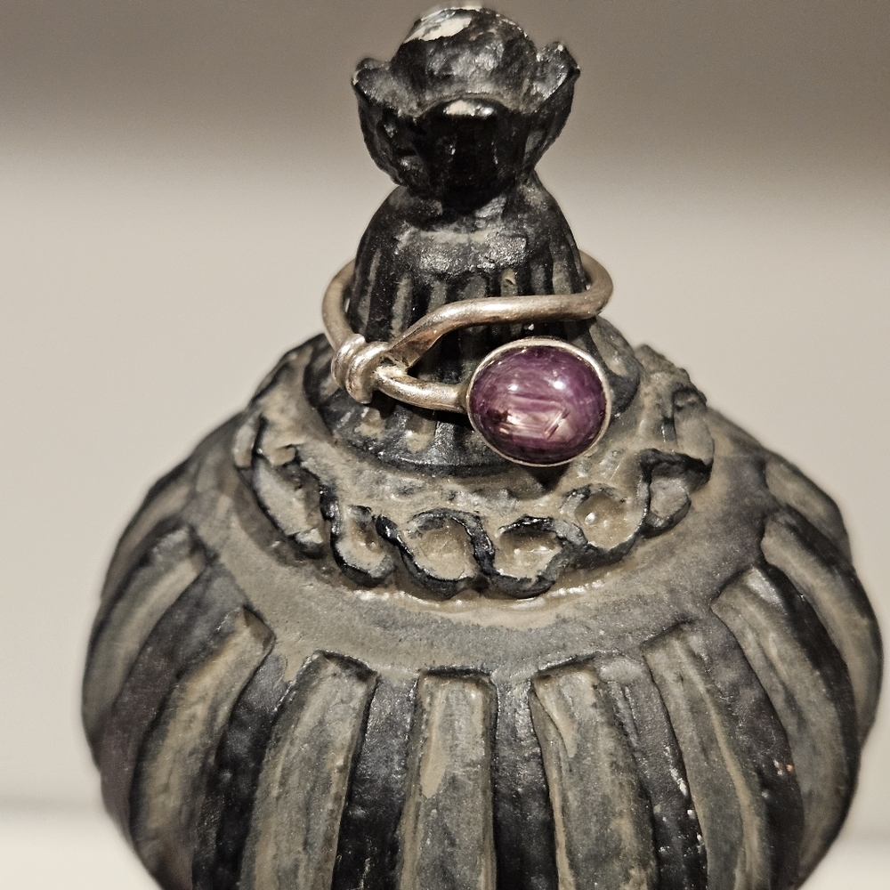 Vintage Sterling Silver and Purple Ring with Intricate Design Women's Size 4.5